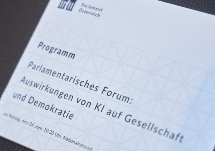 Am Montag fand das Parlamentarische Forum: AUswirkungen vo KI auf Gesellschaft und Demokratie statt. Diskutiert wurde über die verschiedenen Aspekte der Anwendungen von Künstlicher Intelligenz. Künftig soll es regelmäßige Veranstaltungen dieser Art im Parlament geben. Foto: Parlamentsdirektion/Thomas Topf