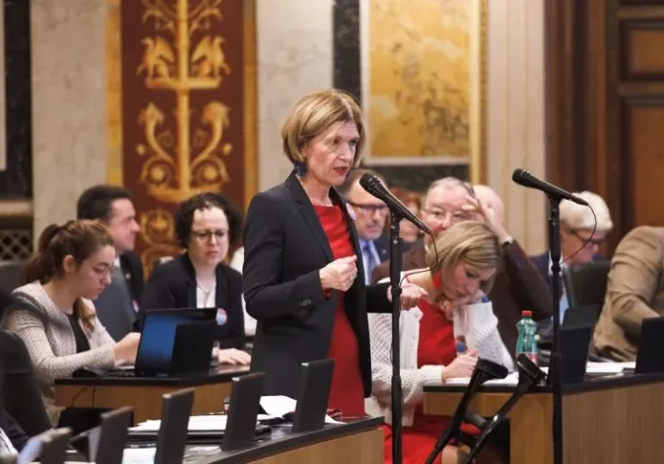 Der FPÖ-Jargon vom "Volkskanzler" und "Austausch des Volkes" machte sie "fassungslos, starr und sprachlos": Andrea Eder-Gitschthaler, ÖVP-Fraktionsführerin im Bundesrat. Foto: Arman Rastegar