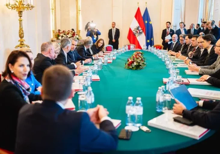 Reformen beschlossen, Stabilität und Wohlstand gesichert, Krisen bewältigt: Die Bundesregierung unter Bundeskanzler Karl Nehammer zieht eine positive Bilanz (im Bild Festsitzung zum Nationalfeiertag 2023).Foto: Bka / Florian Schrötter