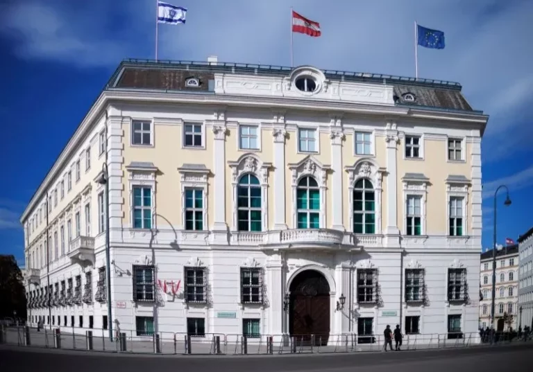 Wien, Ballhausplatz: Sitz des Bundeskanzleramts seit 100 Jahren. Foto: Andy Wenzel
