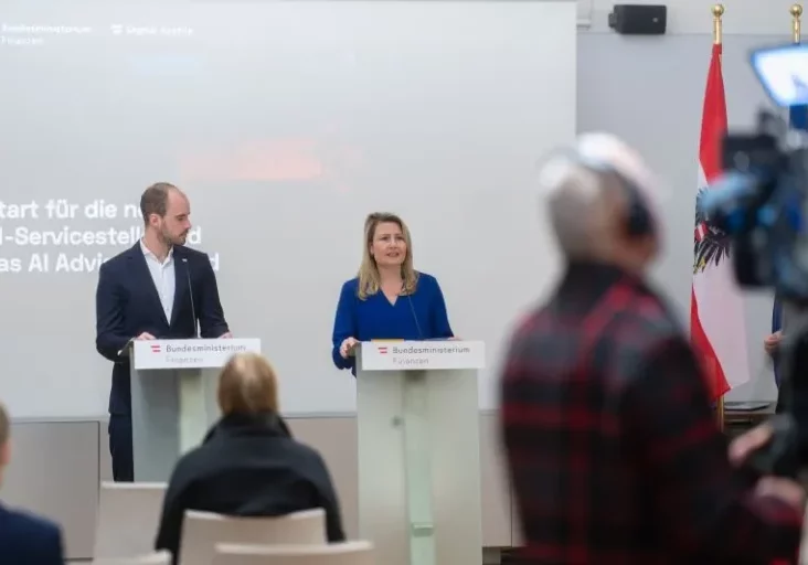 Künstliche Intelligenz: Die Bundesregierung erhält ein Advisory-Board, die Öffentlichkeit eine KI-Servicestelle, erklärten Staatssekretär Florian Tursky und Medien-Ministerin Susanne Raab. Foto: BMF