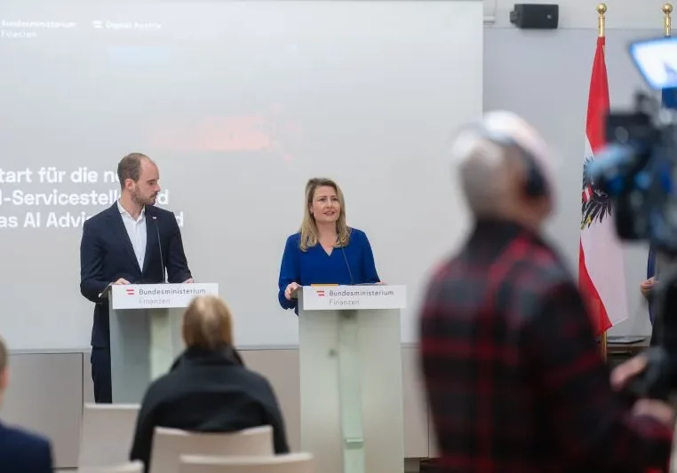 Künstliche Intelligenz: Die Bundesregierung erhält ein Advisory-Board, die Öffentlichkeit eine KI-Servicestelle, erklärten Staatssekretär Florian Tursky und Medien-Ministerin Susanne Raab. Foto: BMF