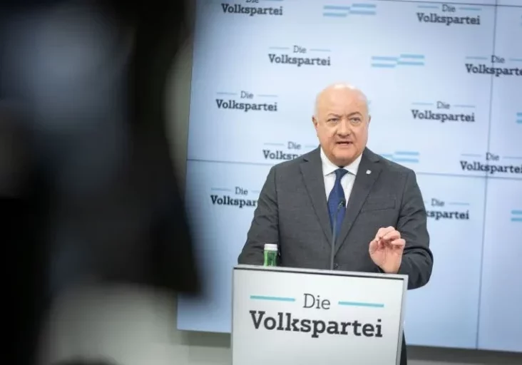 "Jetzt startet die Aufholjagd für die Nationalratswahl" erklärt ÖVP-Generalsekretär Christian Stocker in einer ersten Stellungnahme zu den Prognosen für das Ergebnis der Europawahl. Foto: ÖVP