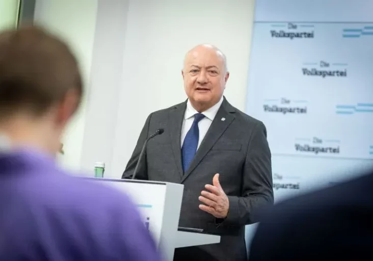 ÖVP-Generalsekretär und Abgeordneter Christian Stocker analysiert Herbert Kickl und das FP-Wahlprogramm: radikal, spaltend, gegen repräsentativ Demokratie, ein Risiko für Österreich. Foto: ÖVP