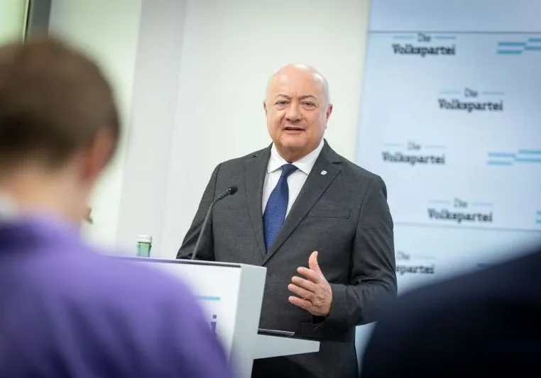 ÖVP-Generalsekretär und Abgeordneter Christian Stocker analysiert Herbert Kickl und das FP-Wahlprogramm: radikal, spaltend, gegen repräsentativ Demokratie, ein Risiko für Österreich. Foto: ÖVP