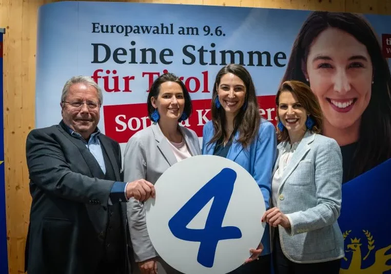 Franz Hörl kehr in den Nationalrat zurück Im Bild im Europa-Wahlkampf im Mai 2024 mit Barbara Thaler, Sophia Kircher und Karoline Edtstadler. Foto: ÖVP Tirol