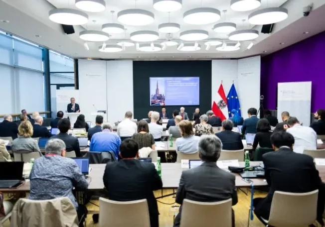 Das Finanzministerium ist engagiert im Klimaschutz: Das Klimateam entwickelte das Green Budgeting, derzeit tagen 100 Wissenschaftler zur Speicherung und Nutzung von Kohlendioxid. Fotos: BMF
