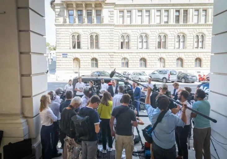 Die Tour "Stabilität für Österreich“ führt Bundeskanzler und ÖVP-Parteichef Karl Nehammer in den nächsten 14 Tagen in alle Bundesländer. Nehammer will zuhören, Ängste nehmen, Lösungen aufzeigen und damit für seine Politik der Mitte und der Stabilität werben. Foto: ÖVP