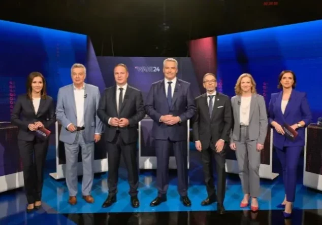Bundeskanzler und ÖVP-Bundesparteiobmann Karl Nehammer im Kreis der weiteren Spitzenkandidaten zur Nationalratswahl 2024 mit den Moderatorinnen Susanne Schnabl und Alexandra Maritzka Wachter. Fotos: ORF/Thomas Ramstorfer