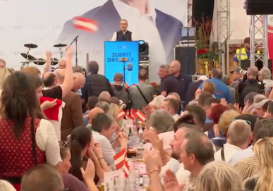 "Das Kanzleramt ist kein Bierzelt", schreibt Salzburgs langjähriger Landeshauptmann Franz Schausberger in einem Presse-Gastekommtar unter Hinweis auf die keinesfalls zur Demokratie passenden Aussagen von FP-Chef Herbert Kickl bei Reden in Bierzelten (Bild: Linz). Foto: Screenshot LT1 OÖ
