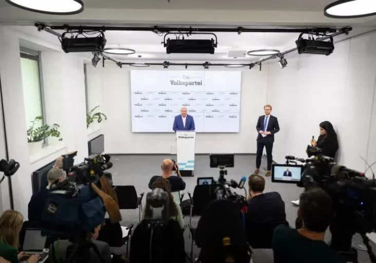 Einen Rüffel der ÖVP-Parlamentarier August Wöginger und Christin Stocker kassiert Herbert Kickl (FPÖ): Unter seiner Führung hat die FPÖ im Nationalrat gegen Gesetze zur sicheren Versorgung mit Gas gestimmt. Kickl sei die Freundschaft zu Russlands Präsident Wladimir Putin wohl wichtiger als Verantwortung für Österreich. Foto: ÖVP
