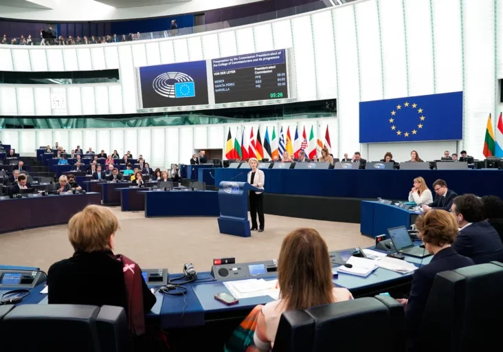 Ursula Von der Leyen warb im EU-Parlament für ihr neues Team in Brüssel. Foto: EP