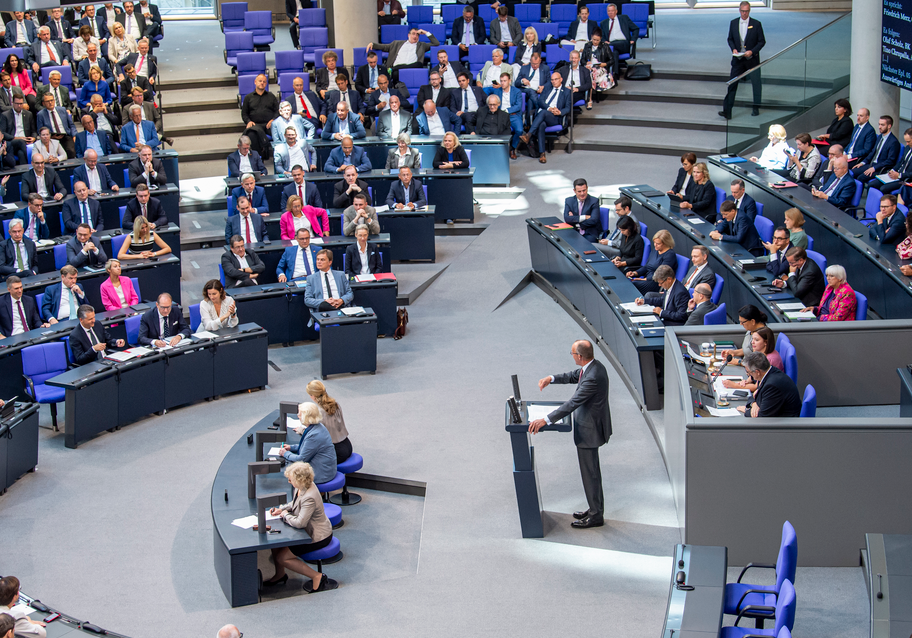Deutschland schafft die Gasspeicherumlage ab, die bei Importen auch von Österreich zu bezahlen war. Der deursche Bundestag fällte den Beschluss am 20. Dezember, dieser gilt ab 1. Jänner 2025. Foto:; Bundestag / Marc-Steffen Unger