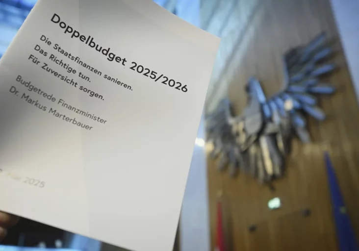 Sparen und sinnvoll investieren. So lautet die Devise für das Doppelbudget 2025/26, das am Dienstag präsentiert wurde.Foto: Parlamentsdirektion/Johannes Zinner