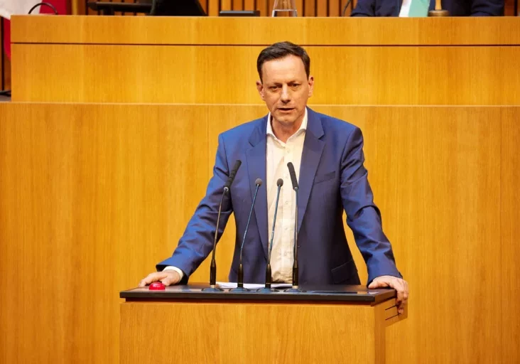 ÖVP-Klubobmann Ernst Gödl am Rednerpult des Nationalrats. Foto: Parlamentsdirektion/Thomas Topf