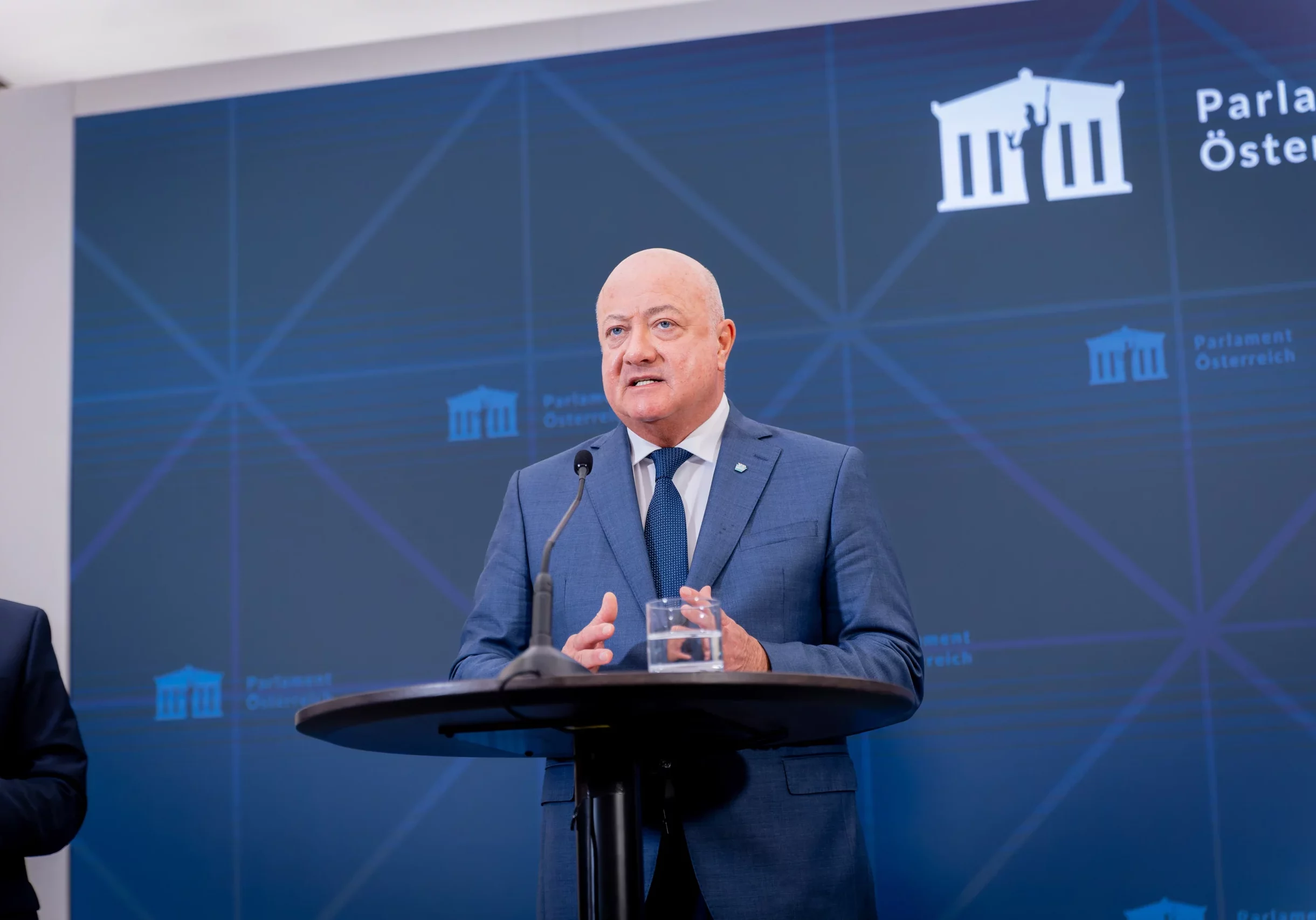 Christian Stocker, designierter ÖVP-Bundesparteiobmann, verhandelte mit FPÖ-Obmann Herbert Kickl über eine mögliche Koalitionsregierung. Die Regierungsbildung ist laut ÖVP-Generalsekretär Alexander Pröll an der Kompromisslosigkeit von Kickl gescheitert. Foto: ÖVP