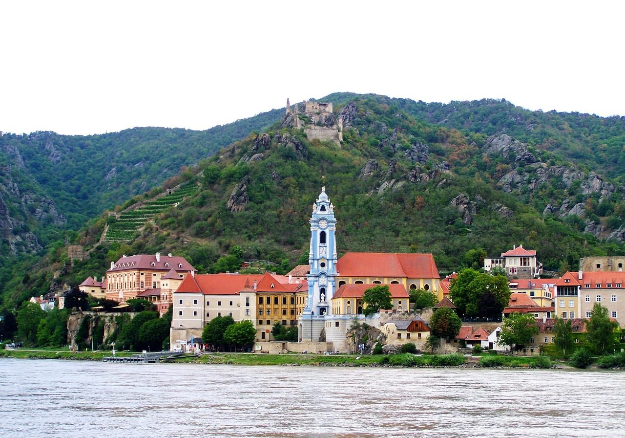 Die ÖVP bleibt stärkste politische Kraft in Niederösterreich. In Dürnstein (Bild) erreichte die Liste ÖVP bei den Gemeinderatswahlen rund 70 Prozent der Stimmen. Foto: pixabay