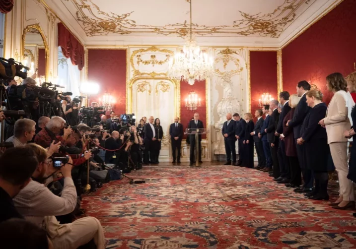 2025_03_03_Angelobung_Hofburg_Bellen_Alle_KarlovitsLechnerHBF