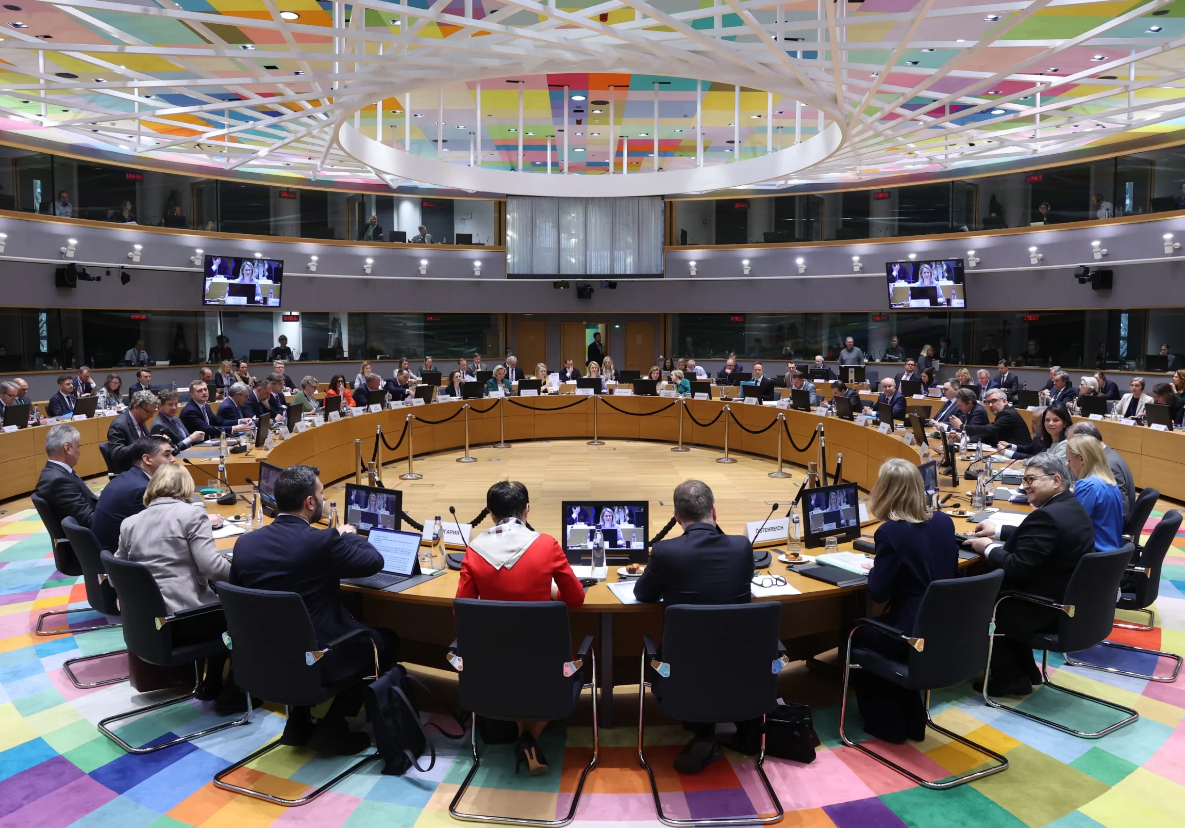 Europa bündelt und koordinierte seine Kräfte, um politisch und ökonomisch in Krisen bestehen zu können (Bild: Außenminister-Rat). Foto: EU