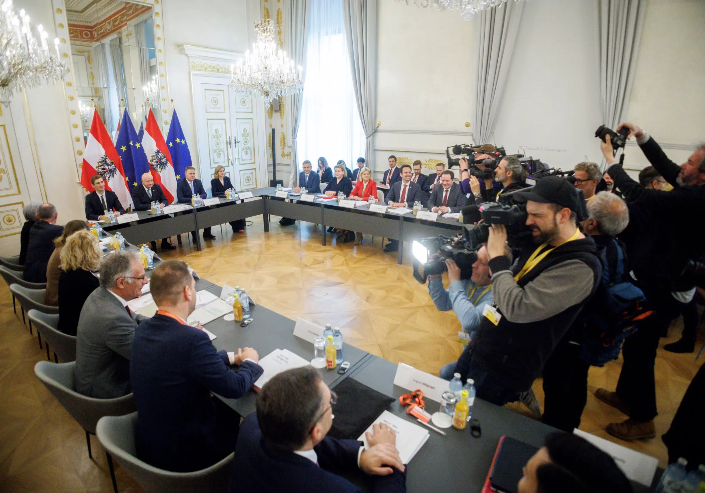 Eine Offensive für Qualifikation und Arbeitsmarkt beschloss die Bundesregierung am zweiten Tag ihrer Klausur. Foto: Bka