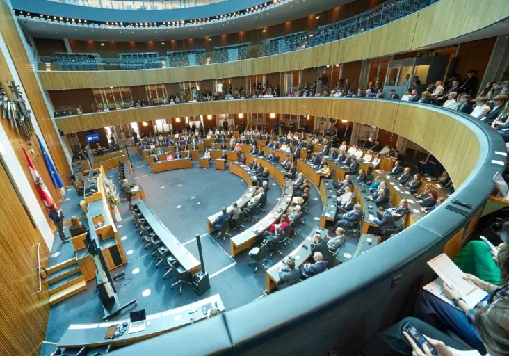 Festakt zum Europatag im Parlament in Wien: Kommissar Magnus Brunner zeigt Chancen für Wachstum auf. Foto: Thomas Topf
