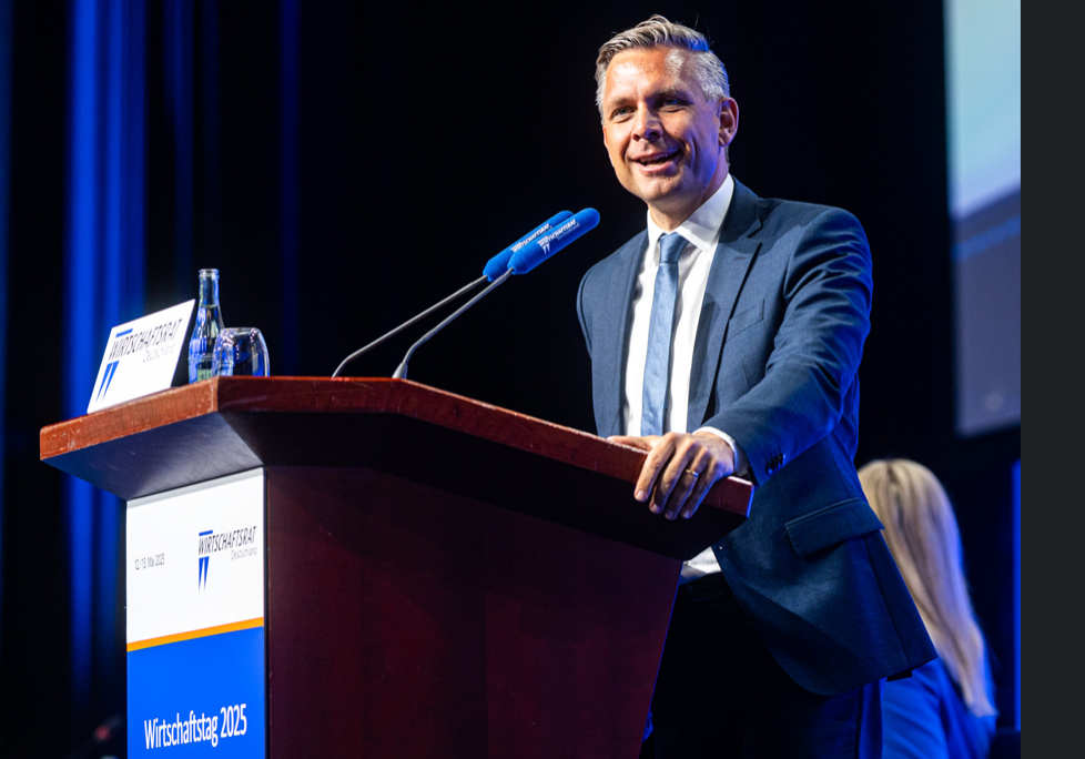 Europa soll über die Grenzen hinaus denken und etwa mit Kanada und Israel einen Binnenmarkt Plus anstreben, sagte Wirtschaftsministrer Wolfgang Hattmannsdorfer diese Woche vor dem Wirtschaftstag 2025 in Berlin. Foto: BMWET/Holey