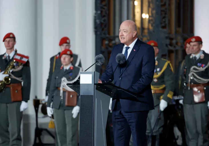 Bundeskanzler Christian Stocker erinnert beim Staatsakt zu 70. Jahre Staatsvertrag an die Bedeutung von Freiheit und Neutralität. Foto: BKA/Andy Wenzel