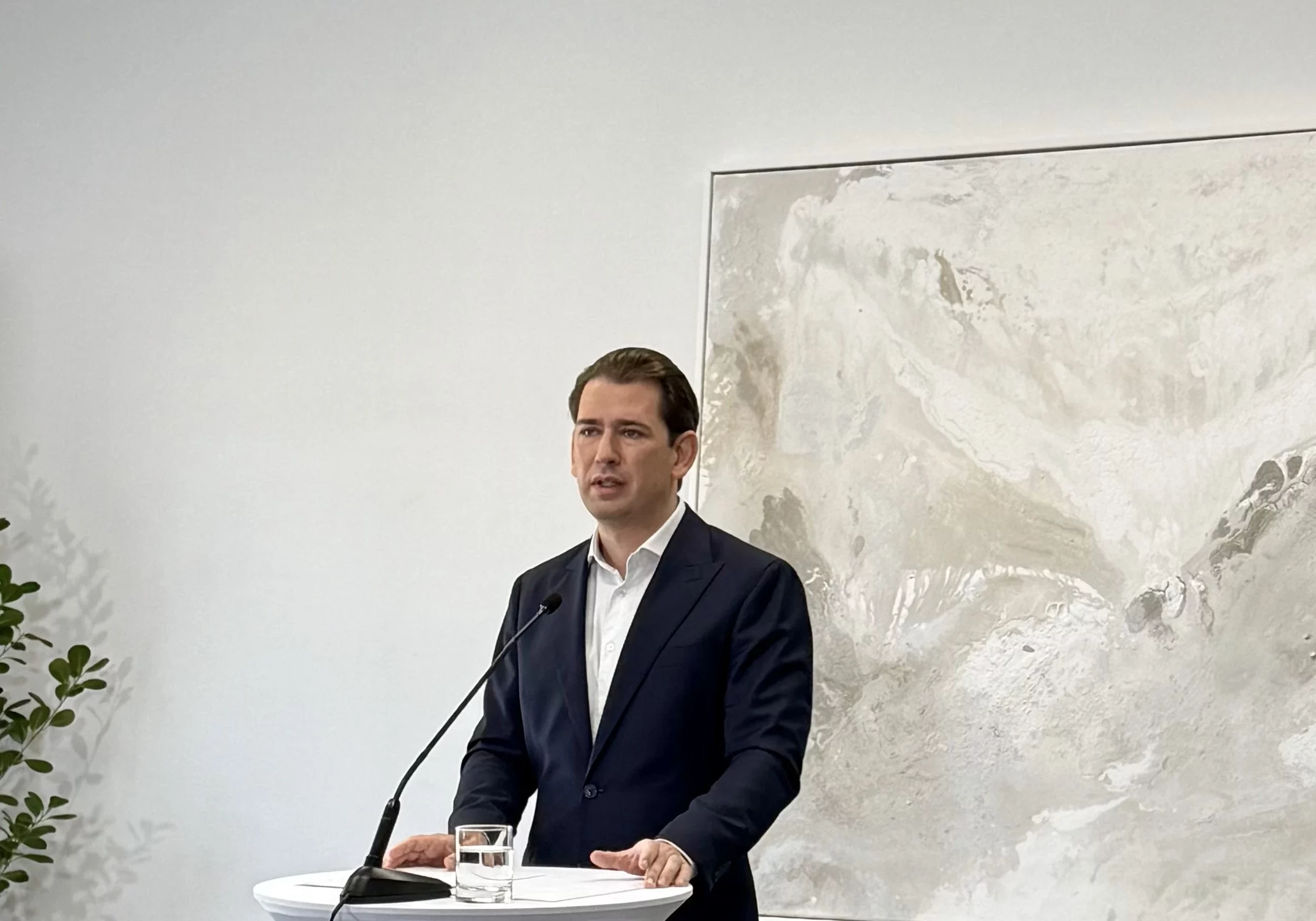 Eine kritische Bilanz zur politischen Kultur und zur Dauer von Verfahren zieht Sebastian Kurz am Tag nach seinem Freispruch. Foto: Büro SK