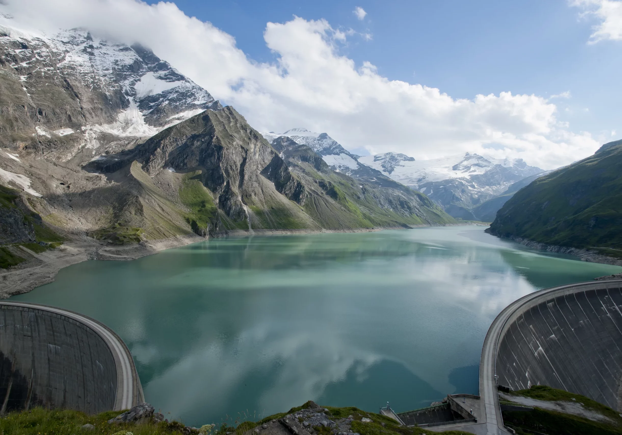 Zügige Verwaltungsverfahren bei Einhaltung aller Standards fördern Infrastruktur und stärken den Wirtschaftsstandort: Der Verfahrensturbo - ein Reformpaket - geht in Begutachtung. (im Bild: Kraftwerk Kaprun); Foto: Verbund Maxum
