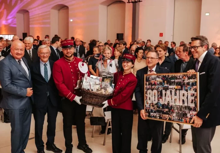 Fest und Würdigung von Wolfgang Schüssel: Der langjährige frühere Bundeskanzler und ÖVP-Bundesparteiobmann Wolfgang Schüssel feierte heuer seinen 80 Geburtstag. Unter den prominenten Gratulanten: Bundeskanzler Christian Stocker, Klubobmann August Wöginger und Präsident Harald Mahrer. Foto: PhilippLipiarski