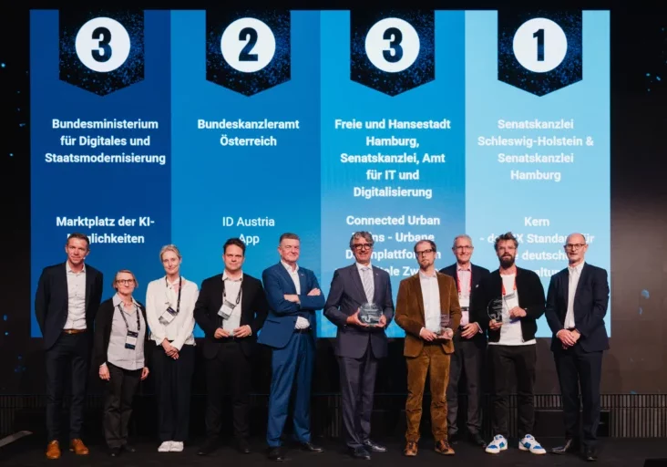 Wolfgang Ebener (Mitte, 5.v.l.) nahm vorige Woche den Preis für die ID Austria in Berlin entgegen. Ebner ist Chief Digital Officer (CDO) im Bundeskanzleramt. Foto: Bearing Point