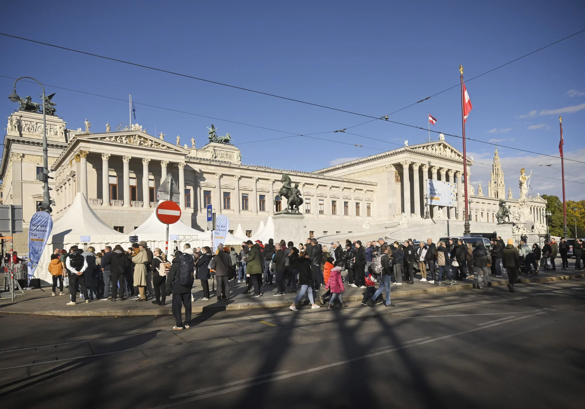 Großer Andrang: Tag der Offenen Tür im Parlament. Foto: Thomas Topf