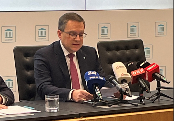 Klubobmann August Wöginger bekräftigte in einer Erklärung beim Verfahren am Landesgericht Linz: „Ich habe nichts Unrechtes getan“ (im Bild bei einem Pressegespräch im Parlament).