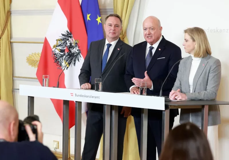 Bundeskanzler Christian Stocker: Führt die Bundesregierung und mit seiner ÖVP auf der Liste der bereits umgesetzten Wahlversprechen. Foto: BKA / Regina Aigner