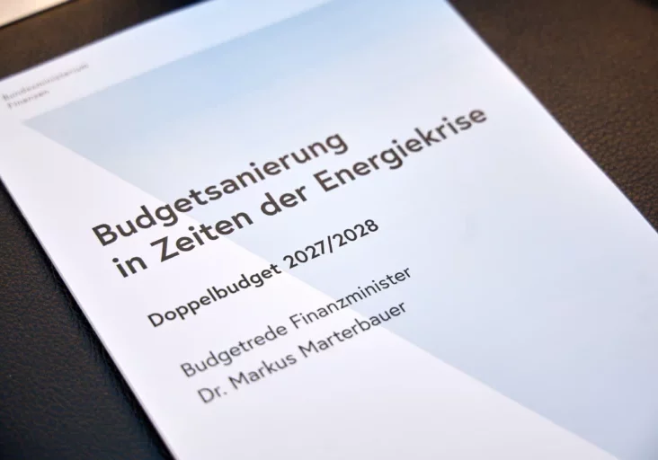 Mit dem Doppelbudget soll auch das Defizit auf 3 Prozent gesenkt werden. Foto: Parlamentsdirektion/Thomas Topf