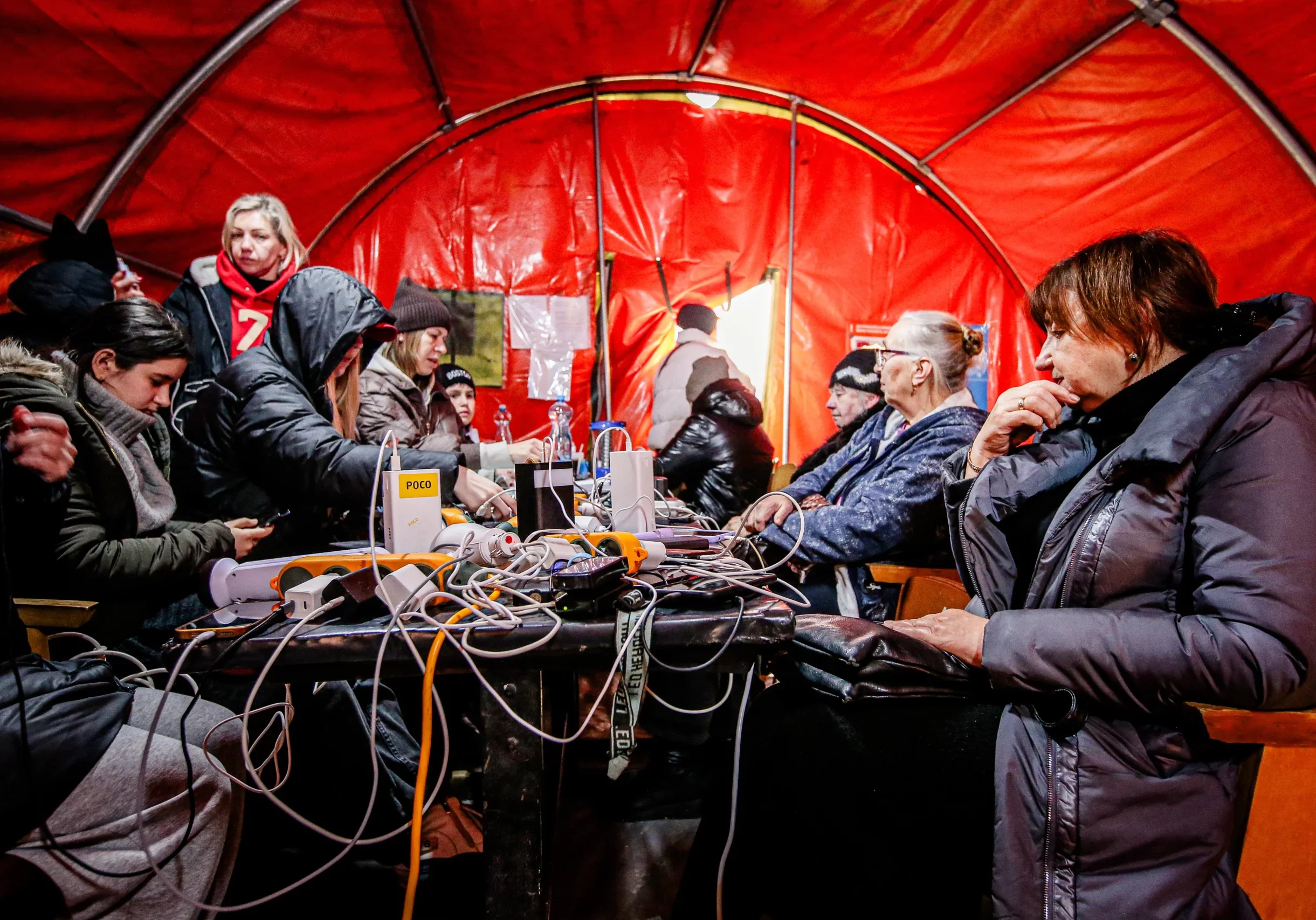 Ukraine braucht Hilfe: Zelte in Odessa bieten Schutz vor Kälte und etwas Strom - und werden als Unbesiegbarkeitsstützpunkte bezeichnet. Foto: Imago Funke Foto Services