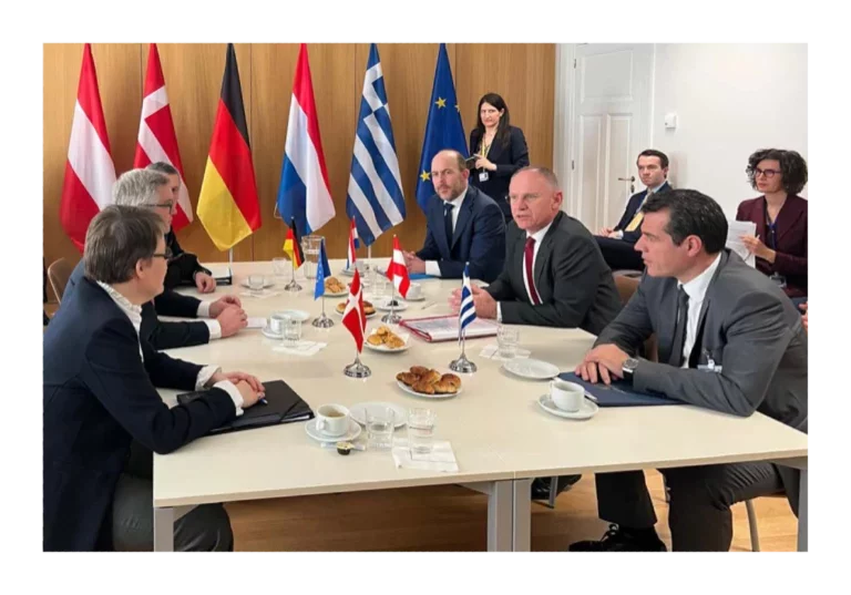 Auf Einladung Österreichs trafen sich die Innenminister Deutschlands, Dänemarks, Griechenlands und der Niederlande. Sie treiben die Einrichtung von Rückkehrzentren außerhalb Europas voran. Foto: BMI