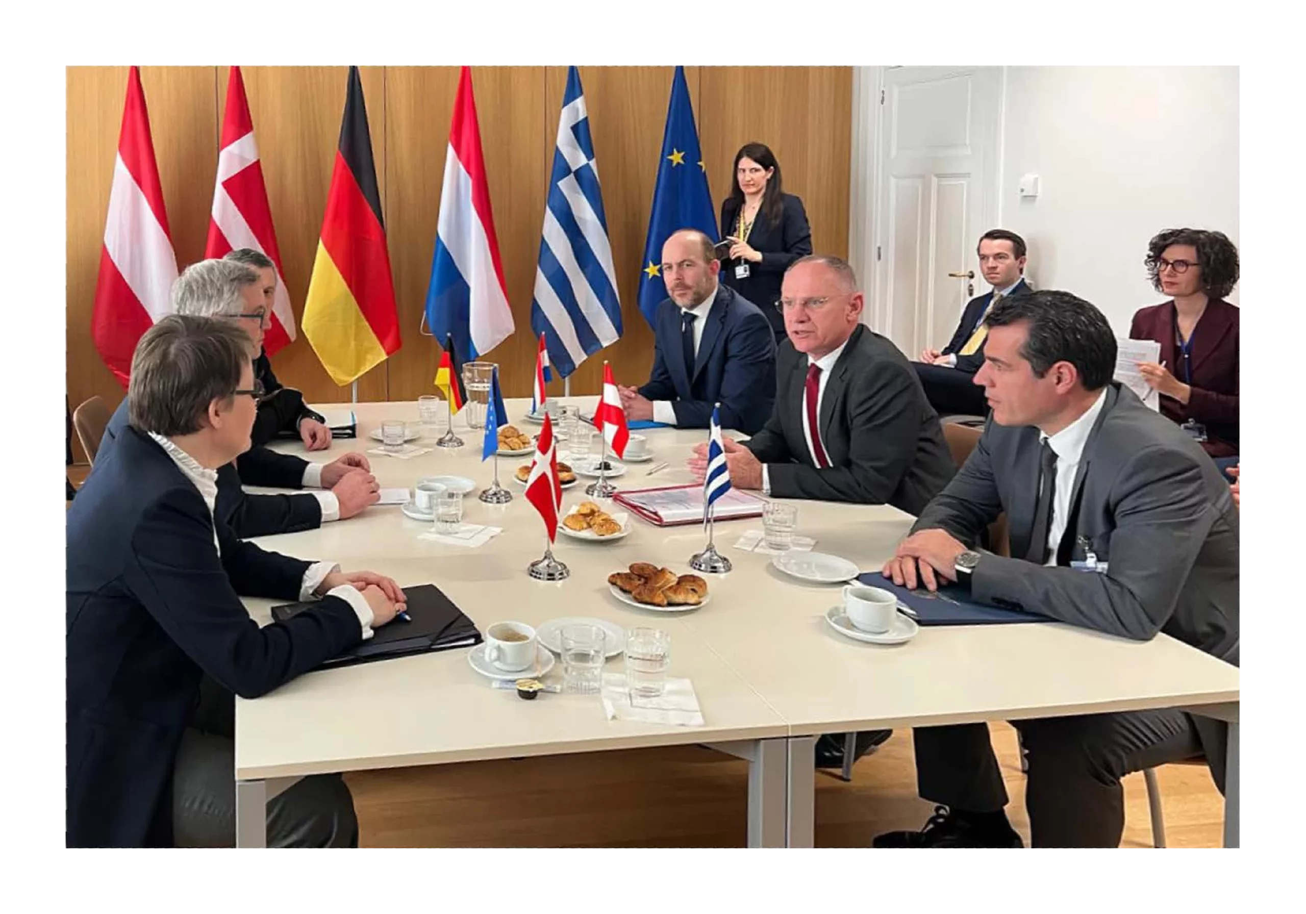 Auf Einladung Österreichs trafen sich die Innenminister Deutschlands, Dänemarks, Griechenlands und der Niederlande. Sie treiben die Einrichtung von Rückkehrzentren außerhalb Europas voran. Foto: BMI