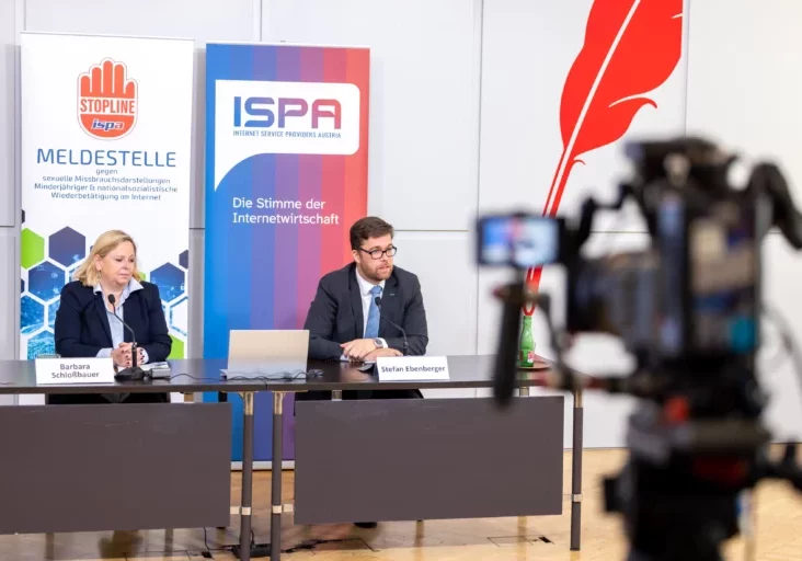 Stopline präsentierte registriert und bekämpft tausende illegale Netzbeiträge zu sexuellem Missbrauch Minderjähriger und zu NS-Wiederbetätigung. Fotos: APA Fotoservice, Kristian Juhasz
