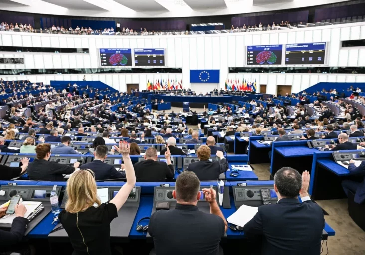 Die Ergebnisse der aktuellen Eurobarometer-Umfrage zeigen hohe Zustimmung zu Politik hinsichtlich Sicherheit, Kampf gegen illegale Migration und für Aufschwung. Foto: EU