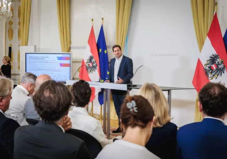Staatssekretär Alexander Pröll: Mit Information und Training zu digitalen Kompetenzen. Foto: Valentin Brauneis