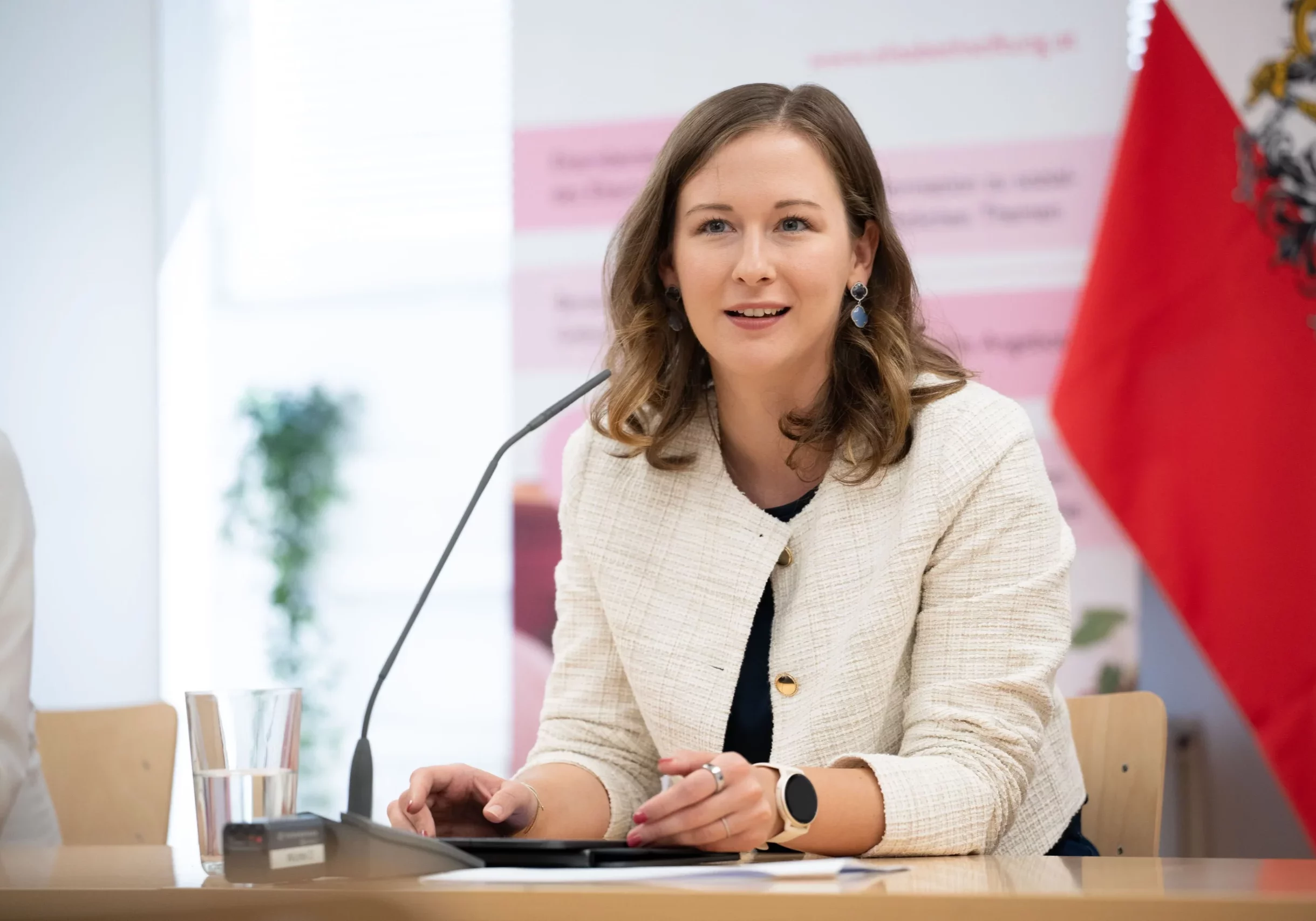 Die Koalitionsregierung berät über ein Verbot der islamistischen Muslimbruderschaft: Integrationsministerin Claudia Bauer. Foto: Bka/Gruber
