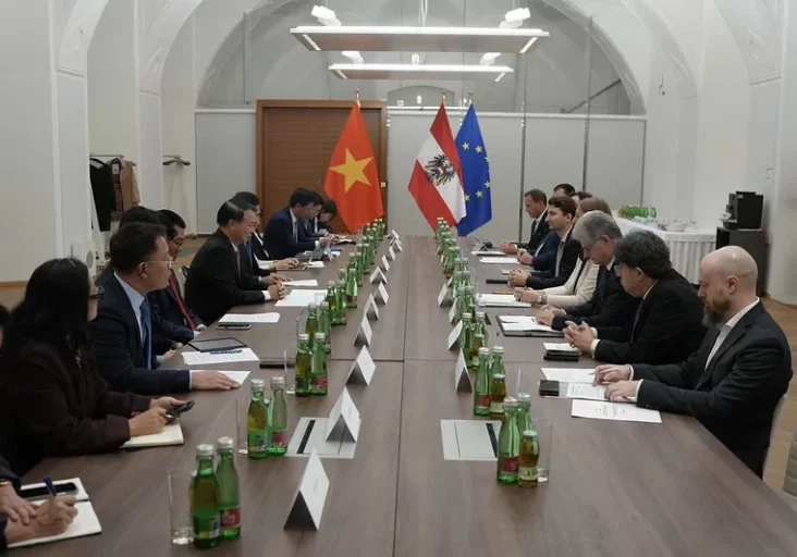 Arbeitsgespräche zwischen Österreich und Vietnam im Finanzministerium: Kredite unterstützen Kooperation und Exporte. Foto: BMF-Schönleitner