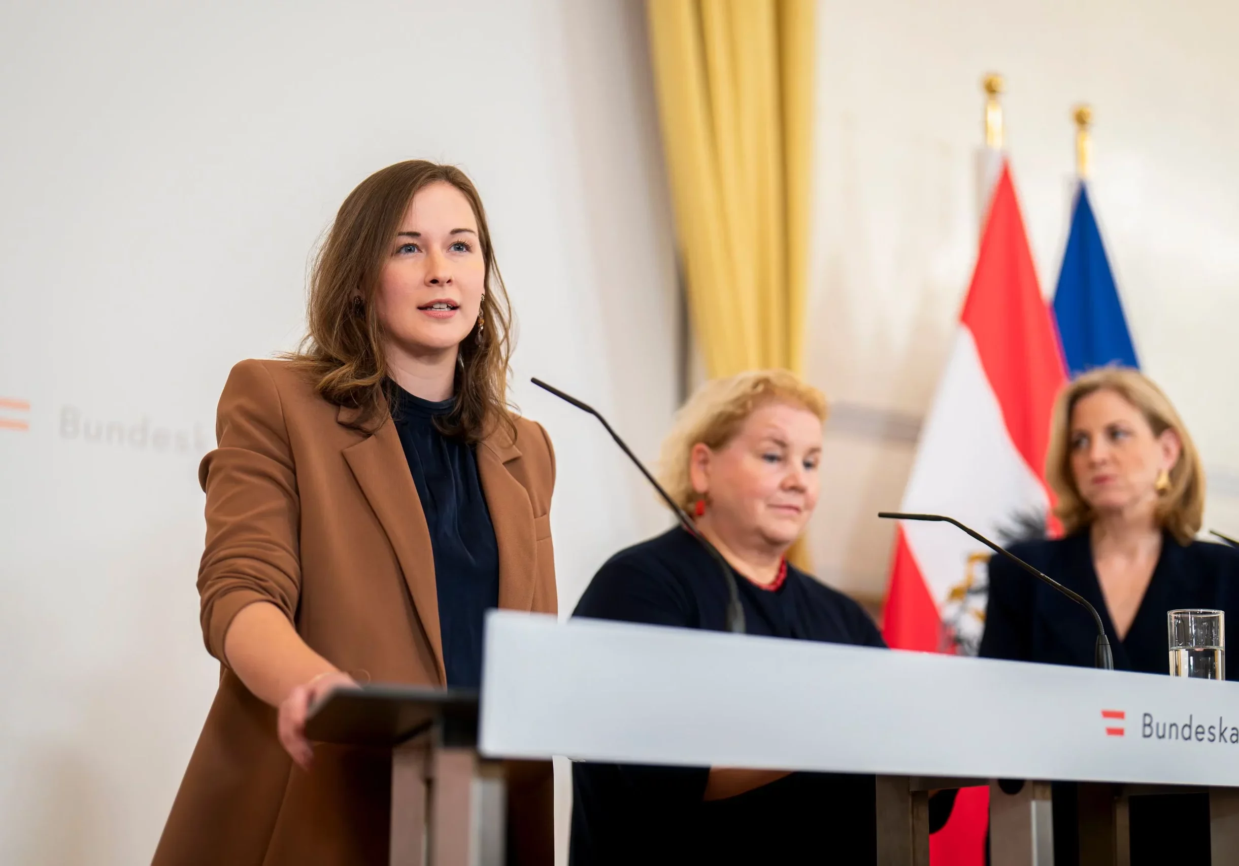Familienministerin Claudia Bauer nannte die zentralen Punkte der Sozialhilfe Neu: Integration, Arbeit und Hilfe für jene, die wie tatsächlich benötigen. Foto: Florian Schrötter