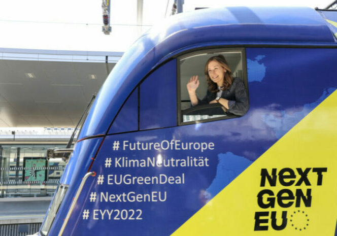 Bahn frei für Schülerreisen nach Brüssel. Jugendstaatssekretärin Claudia Plakolm startet gemeinsam mit den ÖBB und der Europäischen Kommission das Projekt "Schulklassen nach Brüssel". Foto: Foto: Vertretung der EU-Kommission in Österreich/APA-Fotoservice/Reither