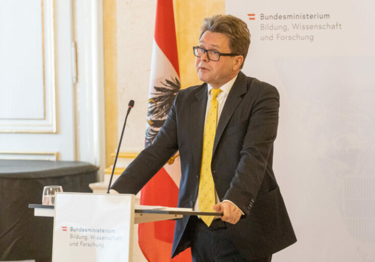 Mit einem neuen Fahrplan für die Fachhochschulen in Österreich stellte am Dienstag Bildungsminister Martin Polaschek die Weichen für die nächsten Jahre. Foto: Martin Lusser