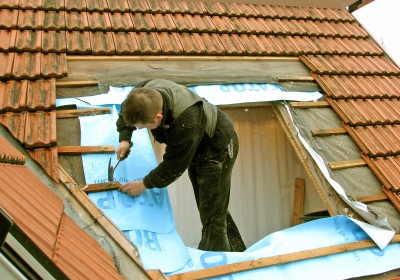 Lehre in Handwerk und Fachberufen kann der Start für Karriere werden, denn die neue Höhere Berufliche Bildung bietet neue Qualifikationen und Abschlüsse. Foto: pixelio / Rainer Sturm