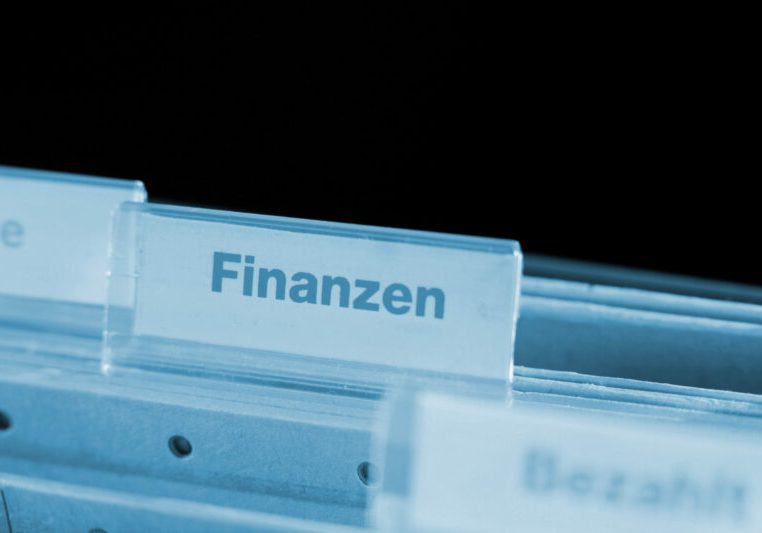 Finanzbeamte wurden für die speziellen Aufgaben der Corona-Hilfen bei der COFAG eigens geschult, um Tausende Anträge zu bearbeiten. Foto: Rainer Sturm/pixelio.de