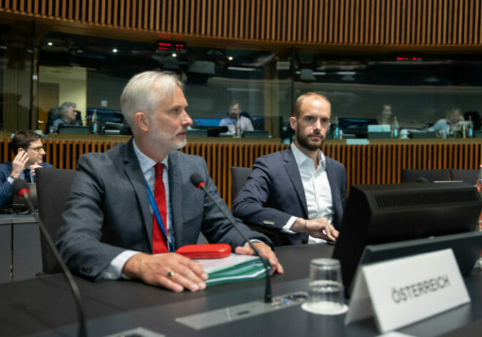 Für Staatssekretär Florian Tursky ist die neue EU-Roaming-Verordnung ein Beispiel für die Vorteile in der EU. Foto: Christopher Dunker
