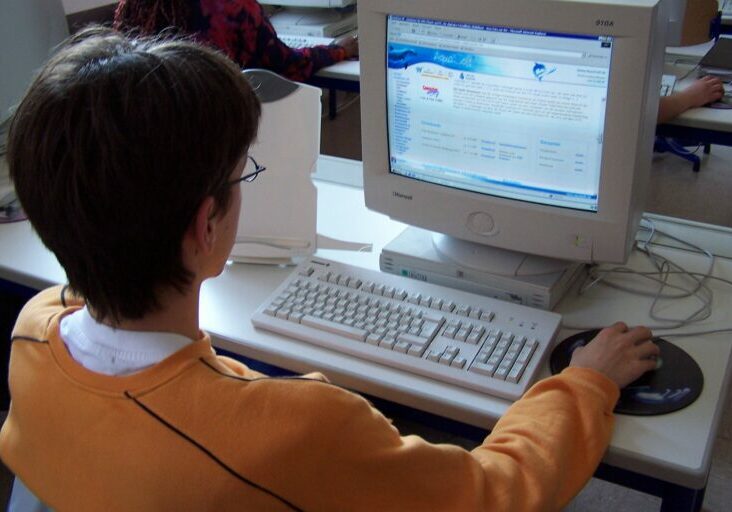 Neue Zeiten erfordern neue Skills: Digitalisierung kommt verstärkt in neue Lehrpläne an Österreichs Schulen. Foto: Manfred Jahreis/pixelio.de